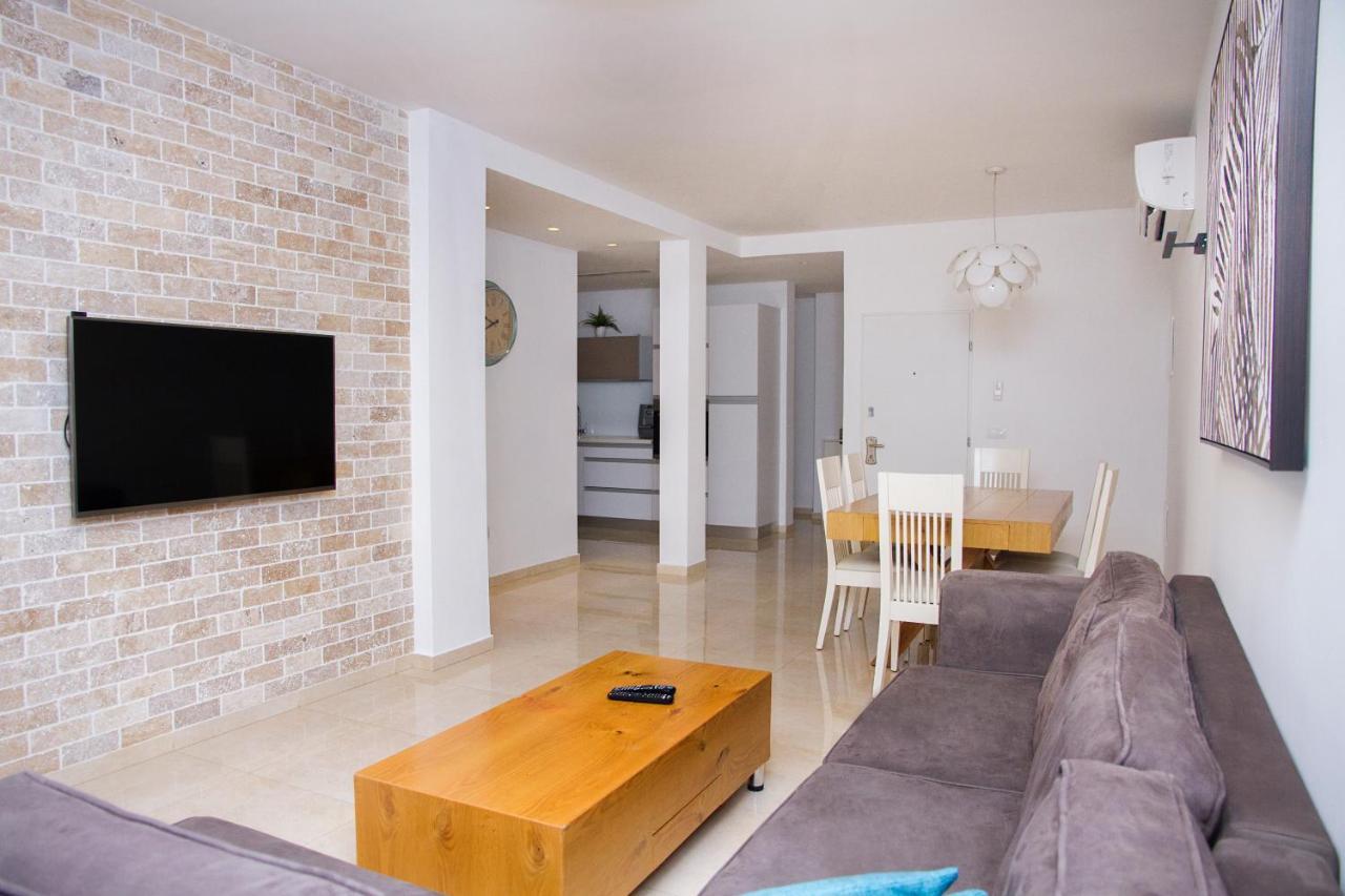 Apartments4You Etsel Bat Yam Eksteriør bilde