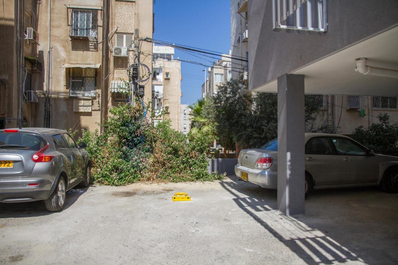 Apartments4You Etsel Bat Yam Eksteriør bilde