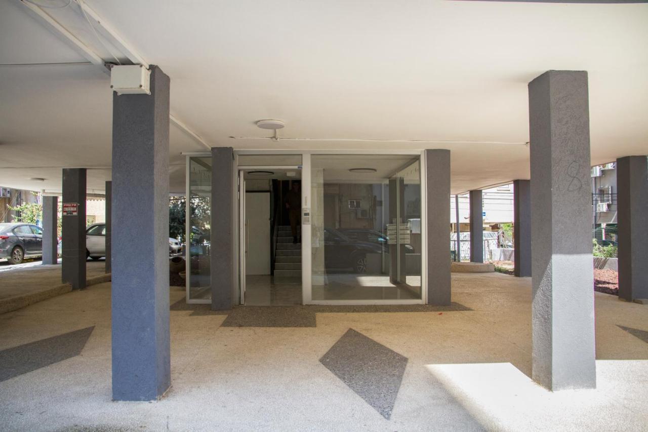 Apartments4You Etsel Bat Yam Eksteriør bilde