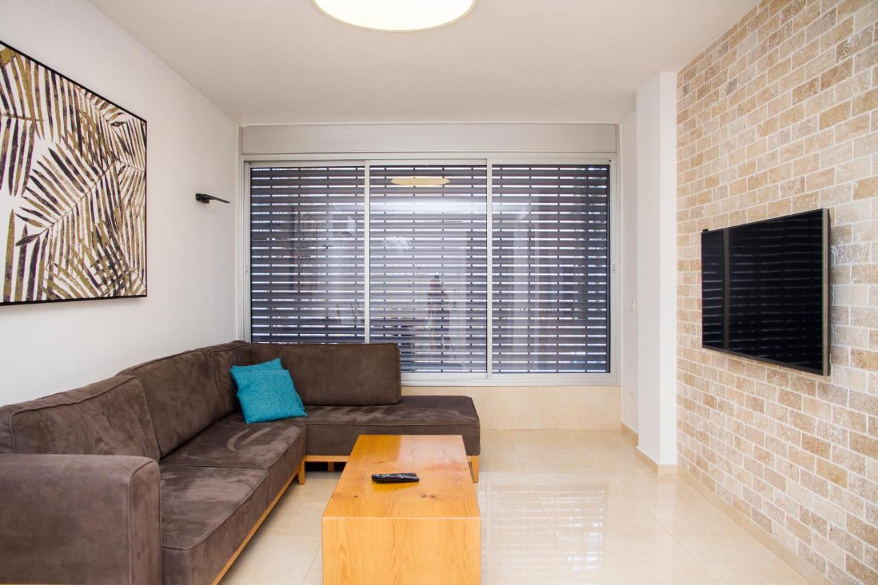 Apartments4You Etsel Bat Yam Eksteriør bilde
