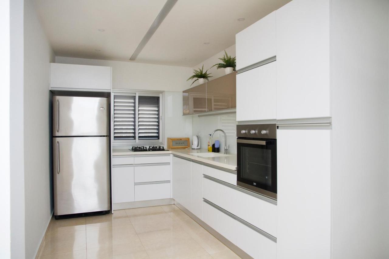 Apartments4You Etsel Bat Yam Eksteriør bilde