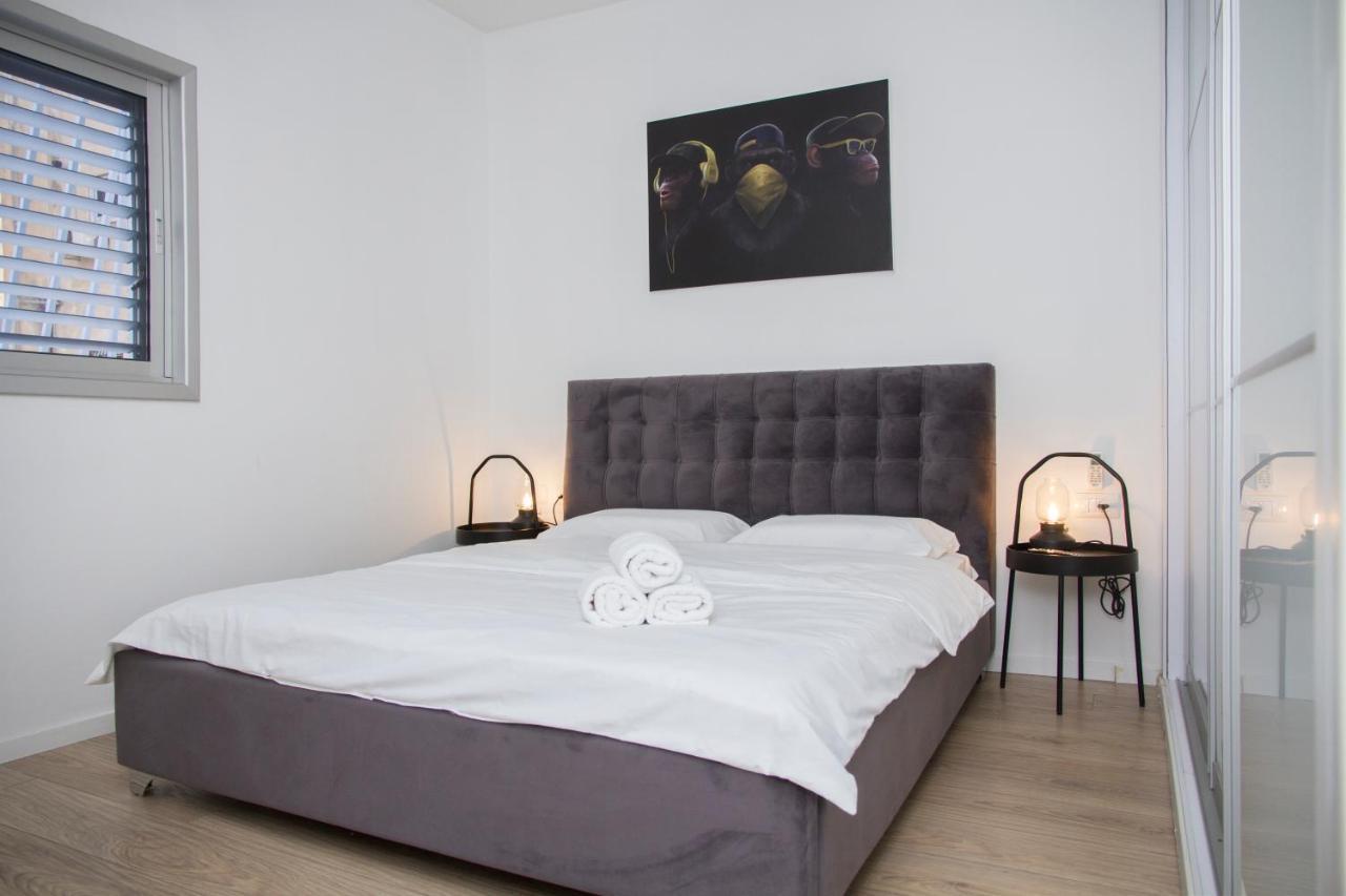 Apartments4You Etsel Bat Yam Eksteriør bilde