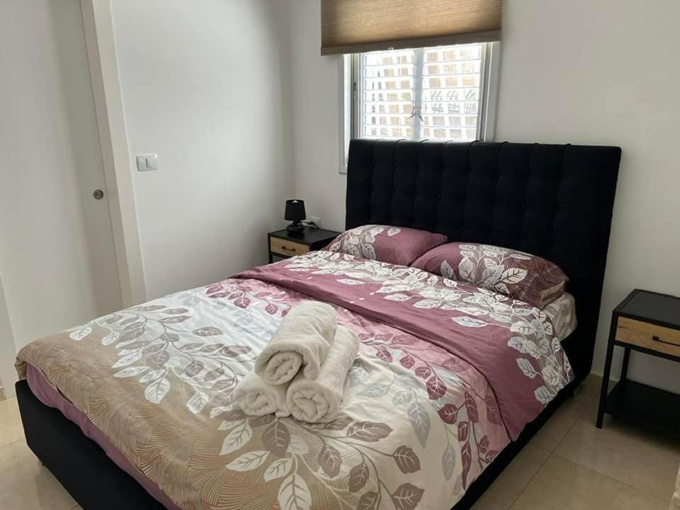 Apartments4You Etsel Bat Yam Eksteriør bilde